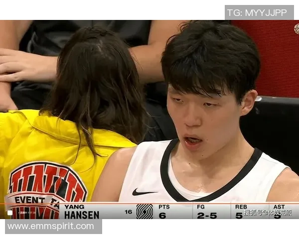 9分5篮板3助攻,杨瀚森5项数据生计新高,他的眼里有光了 9分5篮板3助攻,杨瀚森5项数据生计新高,他的眼里有光了